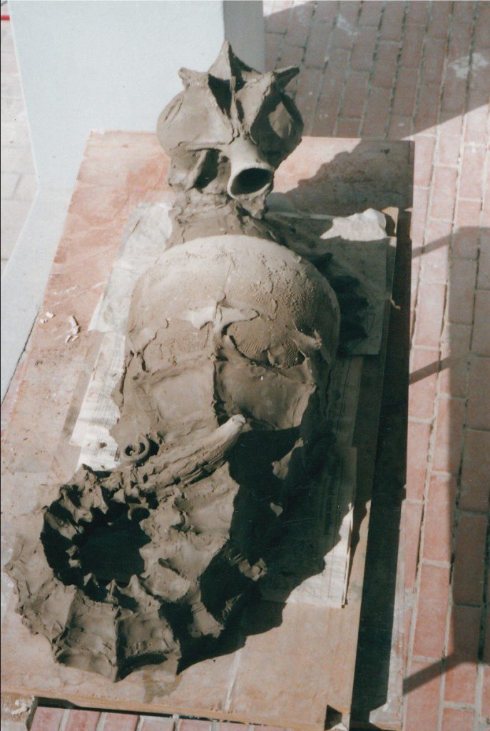 A csikóhal falikút a műhelyben, 2002